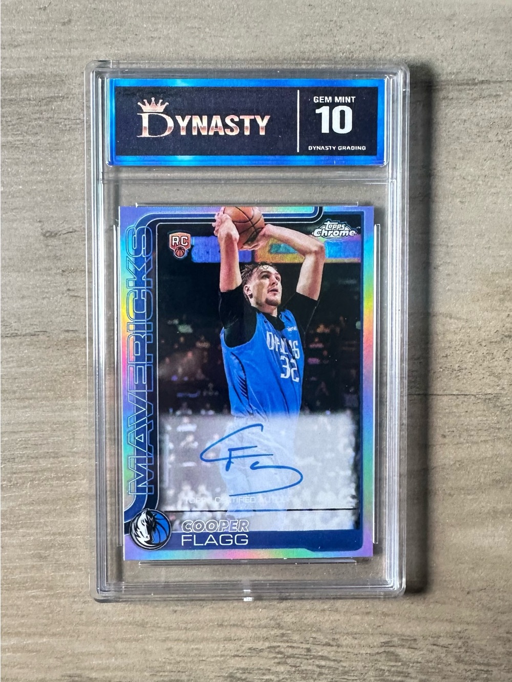 Cooper Flagg Signed Rookie 2025 Gem Mint 10 Novelty Basketball Card. Mavericks.